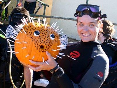 underwater pumpkin carving