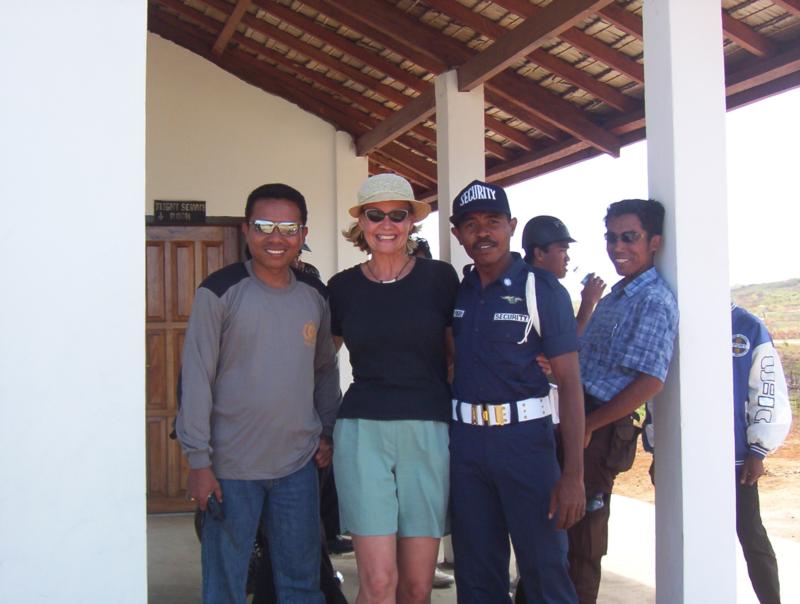 wakatobi airport