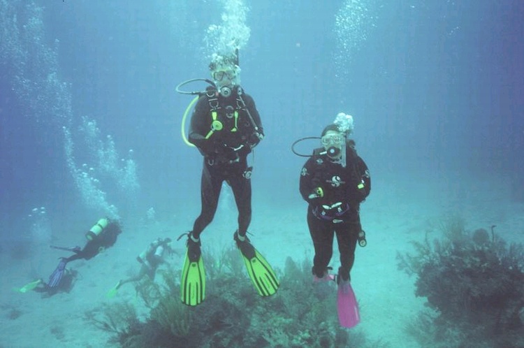 Diving Grand Bahama