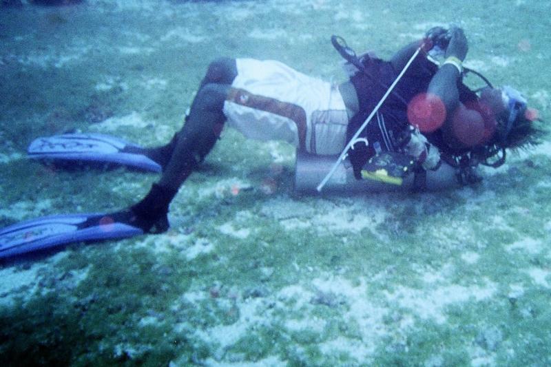 Mark our dive guide blowing bubbles @ Anthony’s Key