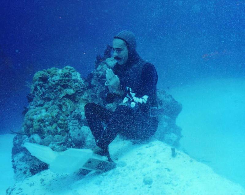UNDERWATER MEDITATION 