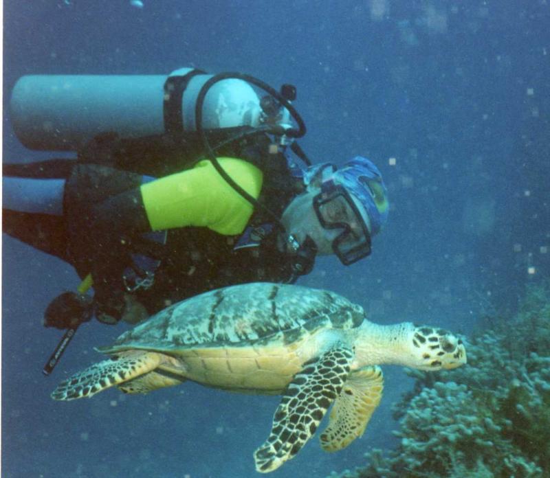 THE PERFECT DIVE BUDDY....HE KNOWS HIS WAY ARROUND!
