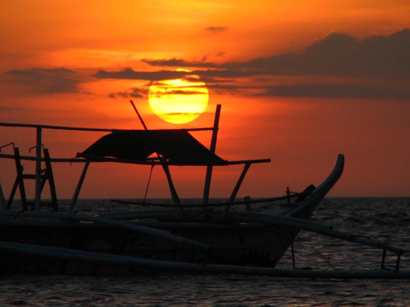 sunset in anilao batangas