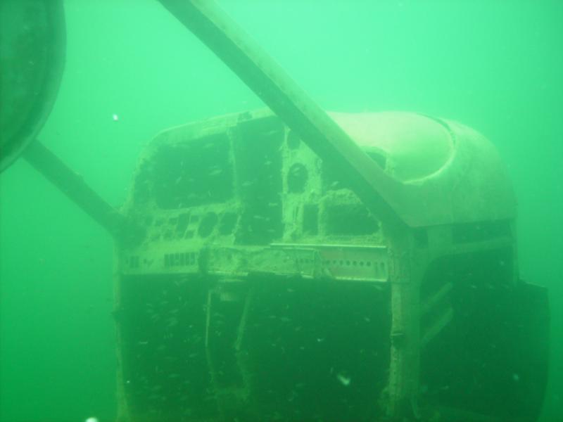 Cockpit of Cessna at 15’