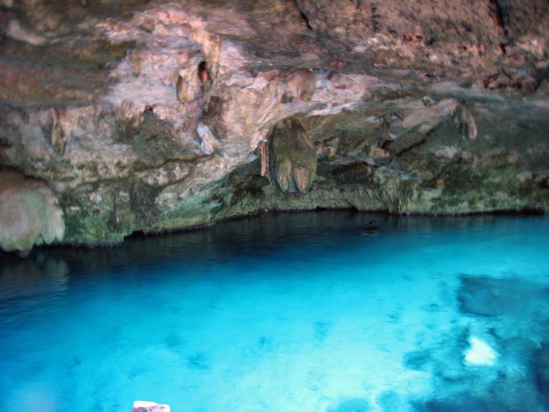 Cenote Dos Ojos - Mexico