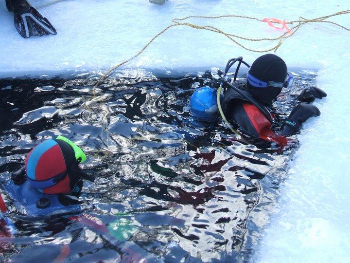 divers returning from a 15 minute dive