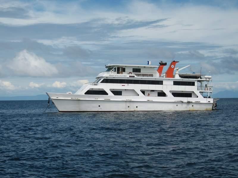 Great Barrier Reef Dive Boat- 2006