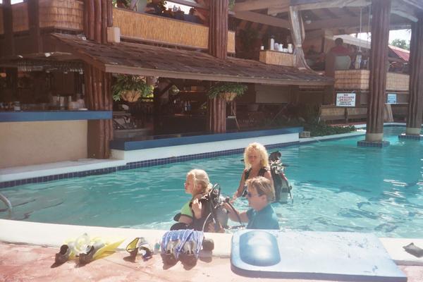 Discover Scuba - Bolongo Bay Beach Club - St. Thomas