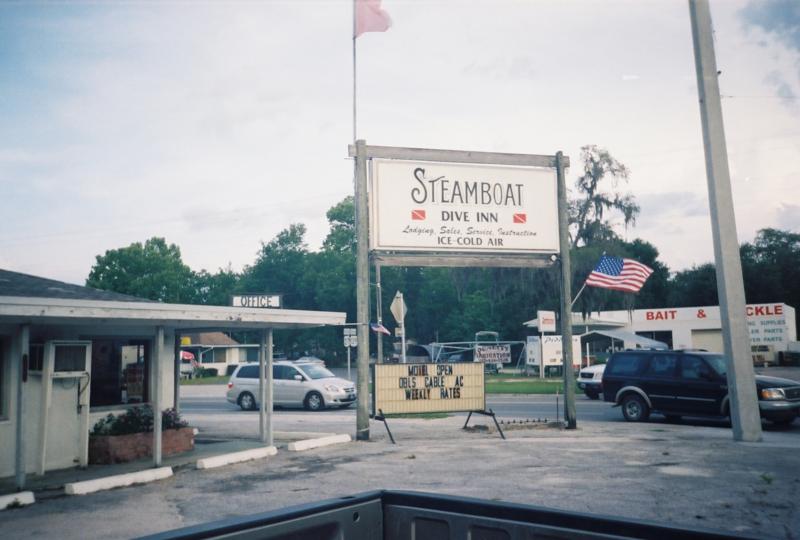 steamboat dive inn in branford fl